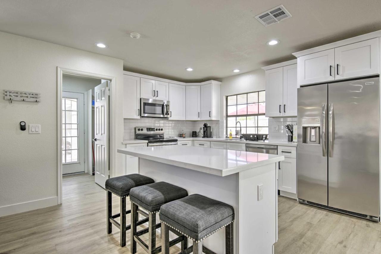 Glendale Family Home Close To Golf And Westgate Exterior photo